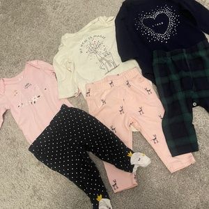 🎊Baby Items SALE! 🎊 3 long-sleeved onesies with matching pants! Size 3-6m